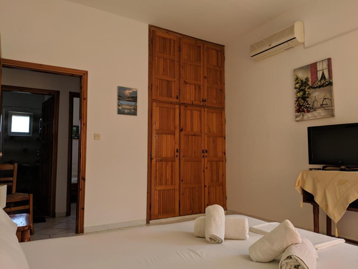 Oasis Apartments Stoupa Exterior photo