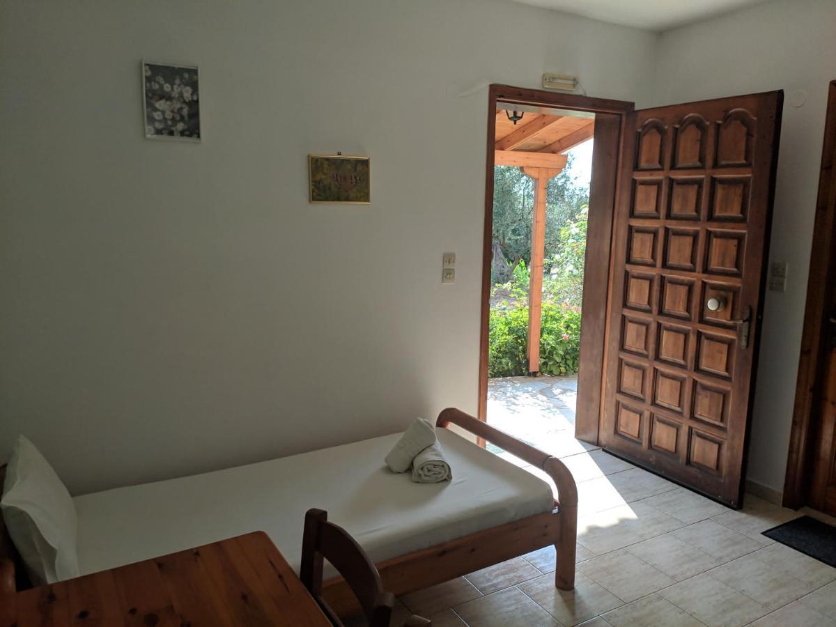 Oasis Apartments Stoupa Exterior photo