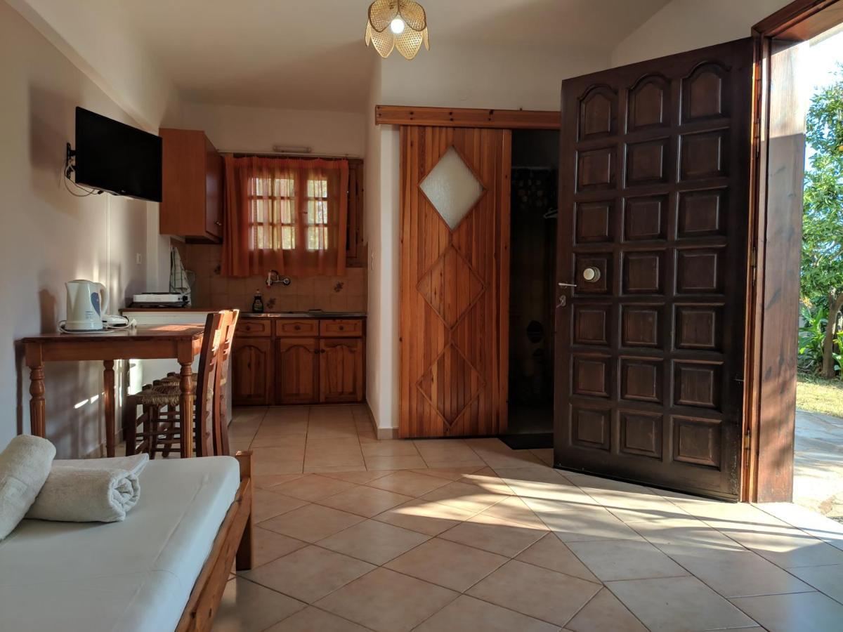 Oasis Apartments Stoupa Exterior photo