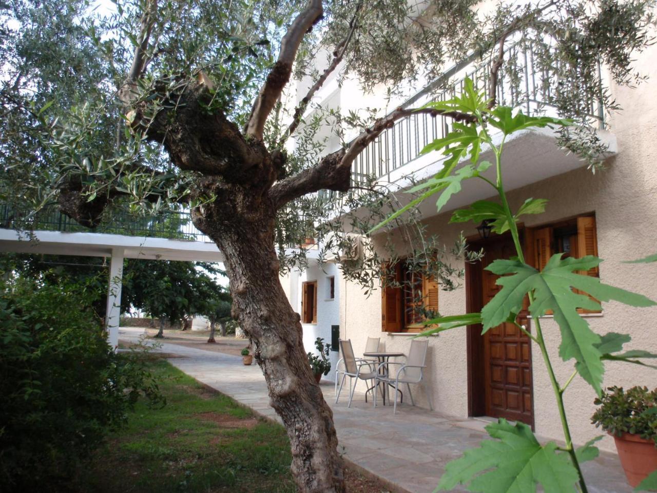 Oasis Apartments Stoupa Exterior photo